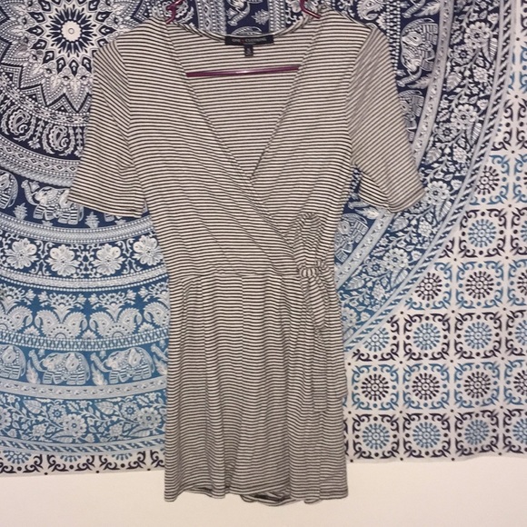 Striped Romper - Picture 1 of 5